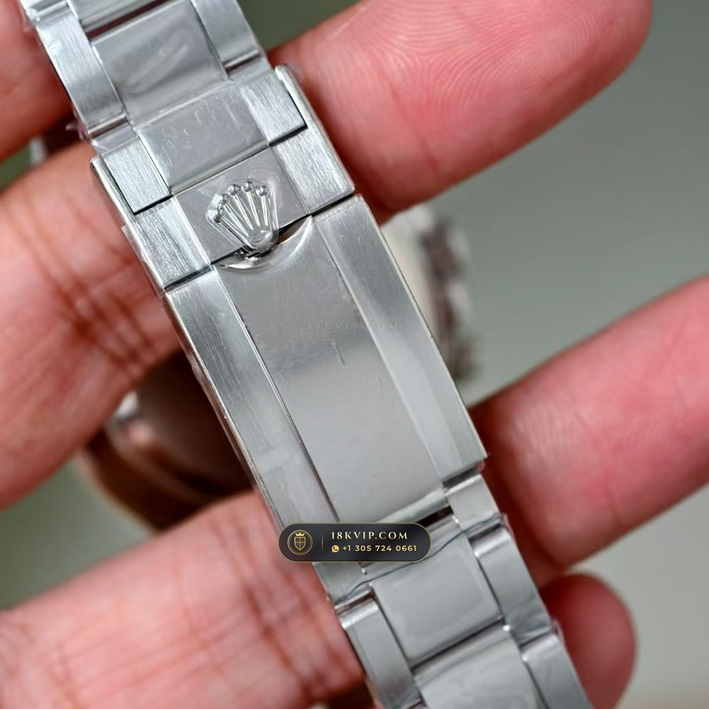 Rolex Cosmograph Daytona Beach Roman Mother-of-Pearl Dial 18K White Gold Ref. 116519 — Private Vault Edition — Studio Gallery Plate VI in 18K White Gold Au750 (139.0g Verified Mass, Rolex Manufacture Cal. 4130 - 72h Power Reserve)
