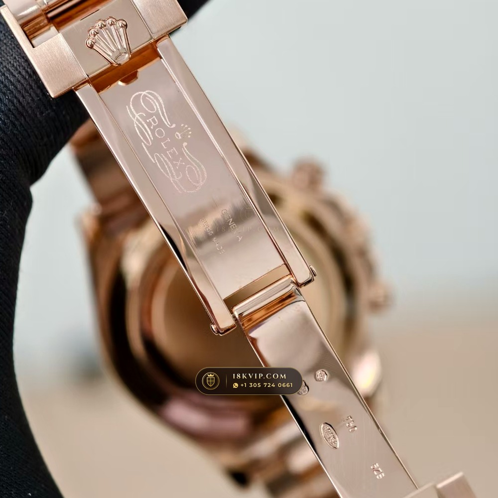Rolex Cosmograph Daytona 18K Everose Gold Sapphire Caseback Spec Ref. 116505 — Private Vault Edition — Studio Gallery Plate VI in 18K Rose Gold Au750 (216.8g Verified Mass, Rolex Manufacture Cal. 4130 - 72h Power Reserve)