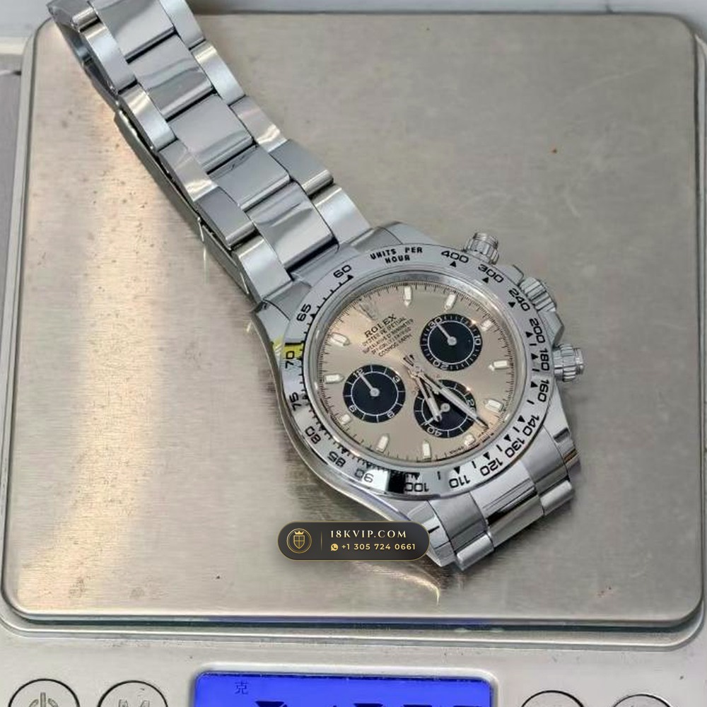 Rolex Cosmograph Daytona 18K White Gold Ref. 116509 — Private Vault Edition — Studio Gallery Plate VIII in 18K White Gold Au750 (216.8g Verified Mass, Rolex Manufacture Cal. 4130 - 72h Power Reserve)