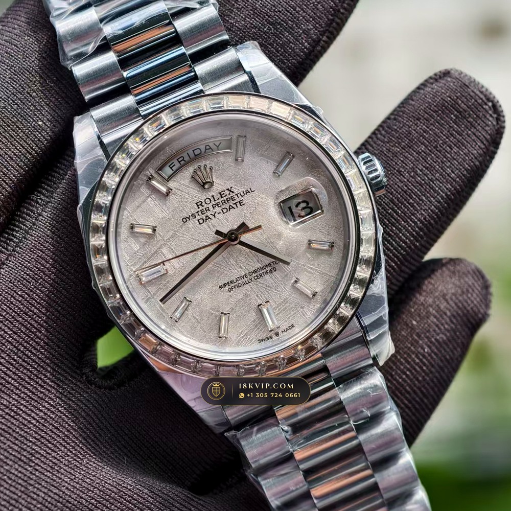 Rolex Day-Date 40 Gibeon Meteorite Dial 18K Everose Gold Ref. 228235 — Private Vault Edition — Studio Gallery Plate II in 18K Rose Gold Au750 (210.9g Verified Mass, Rolex Manufacture Cal. 3255 - 70h Power Reserve)