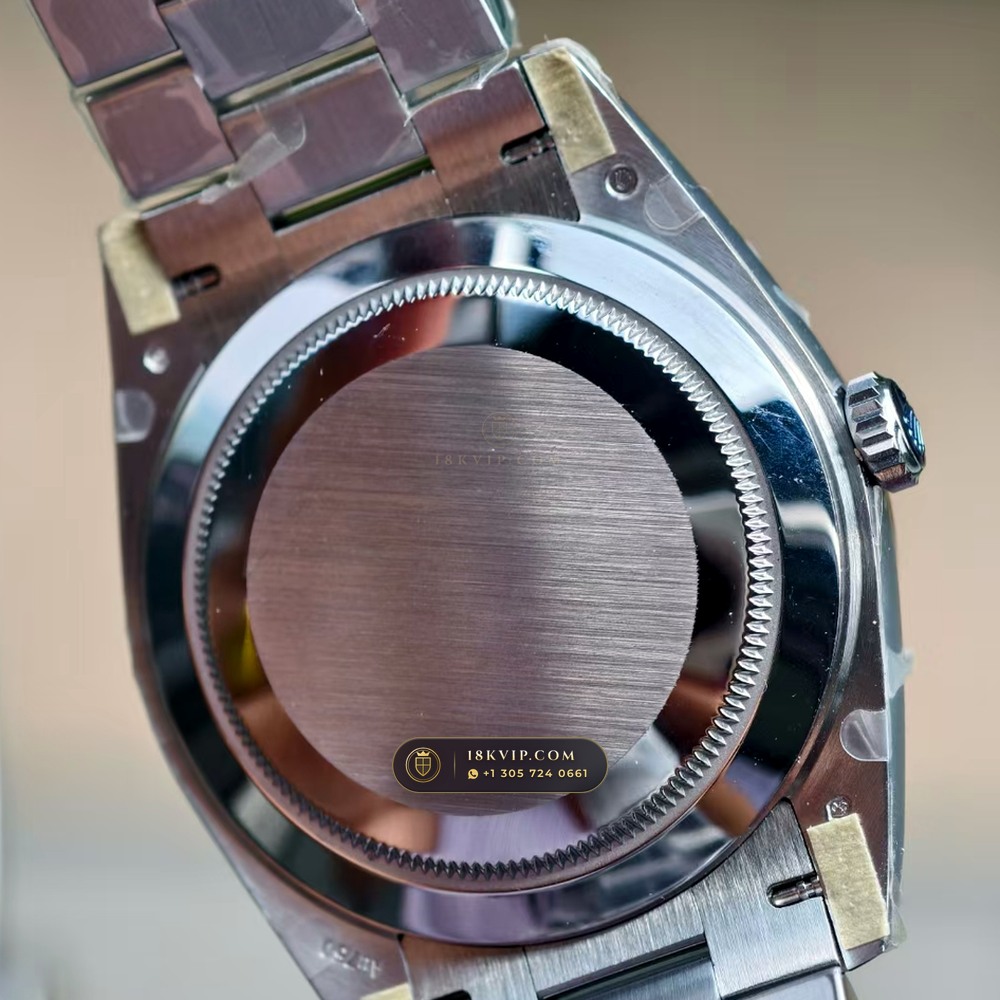 Rolex Day-Date 40 Gibeon Meteorite Dial 18K Everose Gold Ref. 228235 — Private Vault Edition — Studio Gallery Plate VII in 18K Rose Gold Au750 (210.9g Verified Mass, Rolex Manufacture Cal. 3255 - 70h Power Reserve)