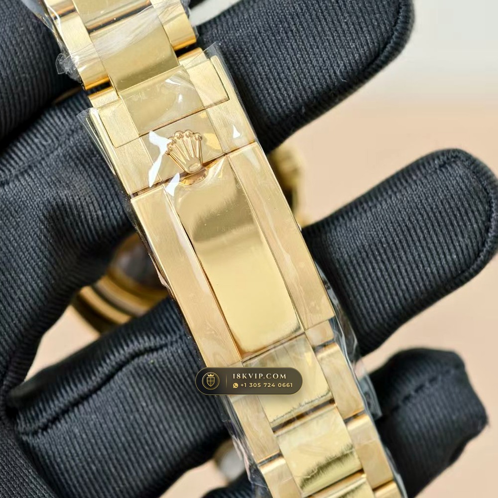 Rolex Cosmograph Daytona Le Mans 100th Anniversary 18K Yellow Gold Ref. 126528LN — Private Vault Edition — Studio Gallery Plate V in 18K Yellow Gold Au750 (216.9g Verified Mass, Rolex Manufacture Cal. 4132 - 24h Le Mans)