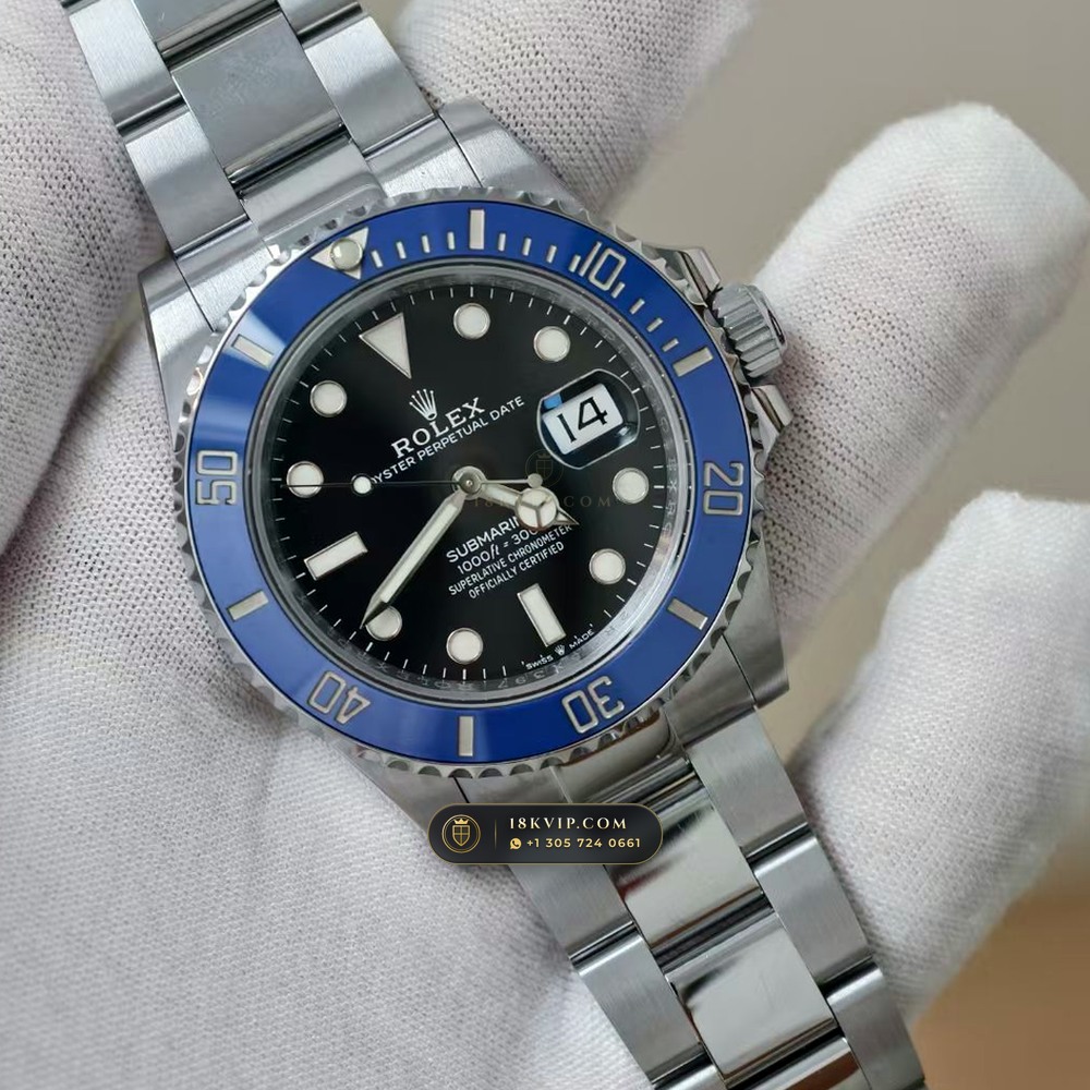 Rolex Submariner Date Graduated Royal Blue Sunburst Dial 18K White Gold Ref. 126619LB — Private Vault Edition — Studio Gallery Plate II in 18K White Gold Au750 (227.4g Verified Mass, Rolex Manufacture Cal. 3235 - 70h Power Reserve)