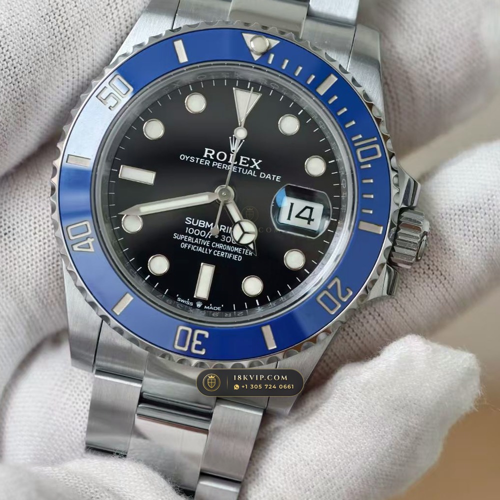 Rolex Submariner Date Graduated Royal Blue Sunburst Dial 18K White Gold Ref. 126619LB — Private Vault Edition — Studio Gallery Plate III in 18K White Gold Au750 (227.4g Verified Mass, Rolex Manufacture Cal. 3235 - 70h Power Reserve)