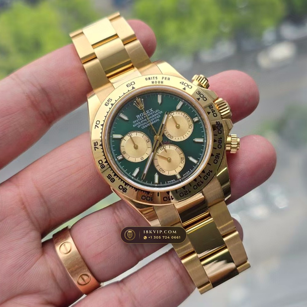 Rolex Cosmograph Daytona John Mayer Emerald Dial 18K Yellow Gold 5-Axis CNC Case Ref. 126508 — Private Vault Edition — Studio Gallery Plate II in 18K Yellow Gold Au750 (216.2g Verified Mass, Rolex Manufacture Cal. 4131 - 72h Power Reserve)