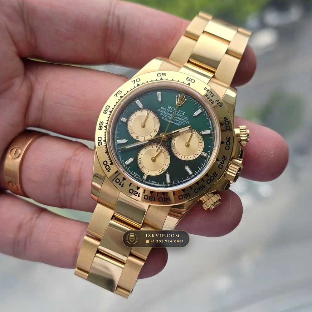 Rolex Cosmograph Daytona John Mayer Emerald Dial 18K Yellow Gold 5-Axis CNC Case Ref. 126508 — Private Vault Edition — Studio Gallery Plate III in 18K Yellow Gold Au750 (216.2g Verified Mass, Rolex Manufacture Cal. 4131 - 72h Power Reserve)