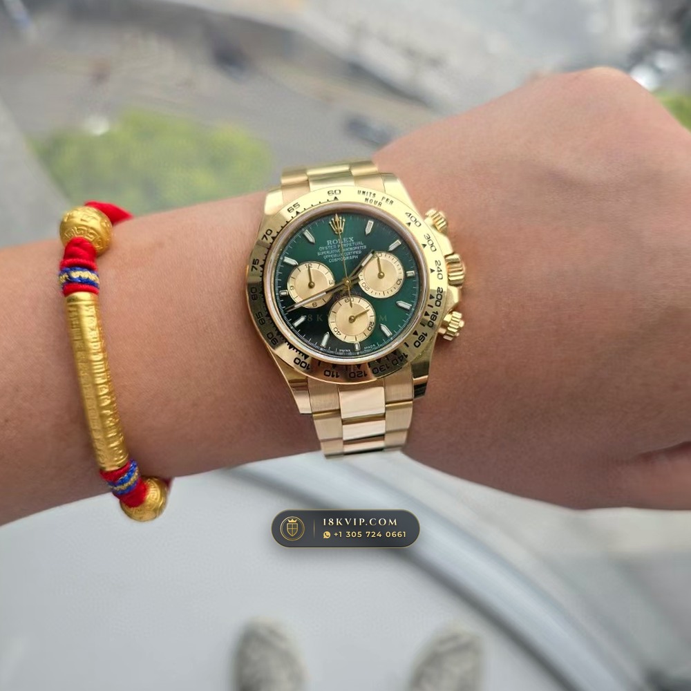Rolex Cosmograph Daytona John Mayer Emerald Dial 18K Yellow Gold 5-Axis CNC Case Ref. 126508 — Private Vault Edition — Studio Gallery Plate VII in 18K Yellow Gold Au750 (216.2g Verified Mass, Rolex Manufacture Cal. 4131 - 72h Power Reserve)