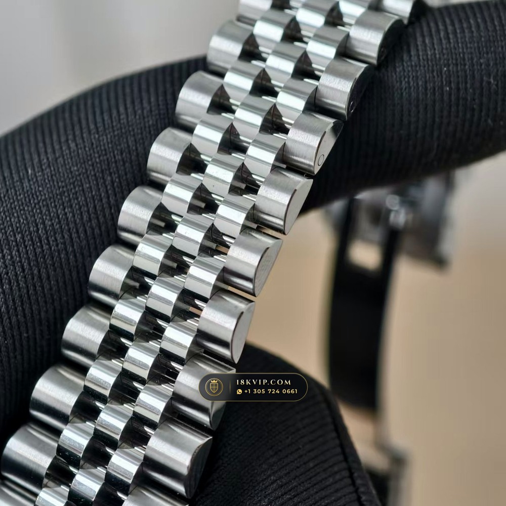 Rolex GMT-Master II Batgirl Blue & Black Jubilee Deep Crystal Optics Ref. 126710BLNR — Private Vault Edition — Studio Gallery Plate V in 904L Stainless Steel Custom Architecture (143.3g Verified Mass, Rolex Manufacture Cal. 3285 - 70h Power Reserve)