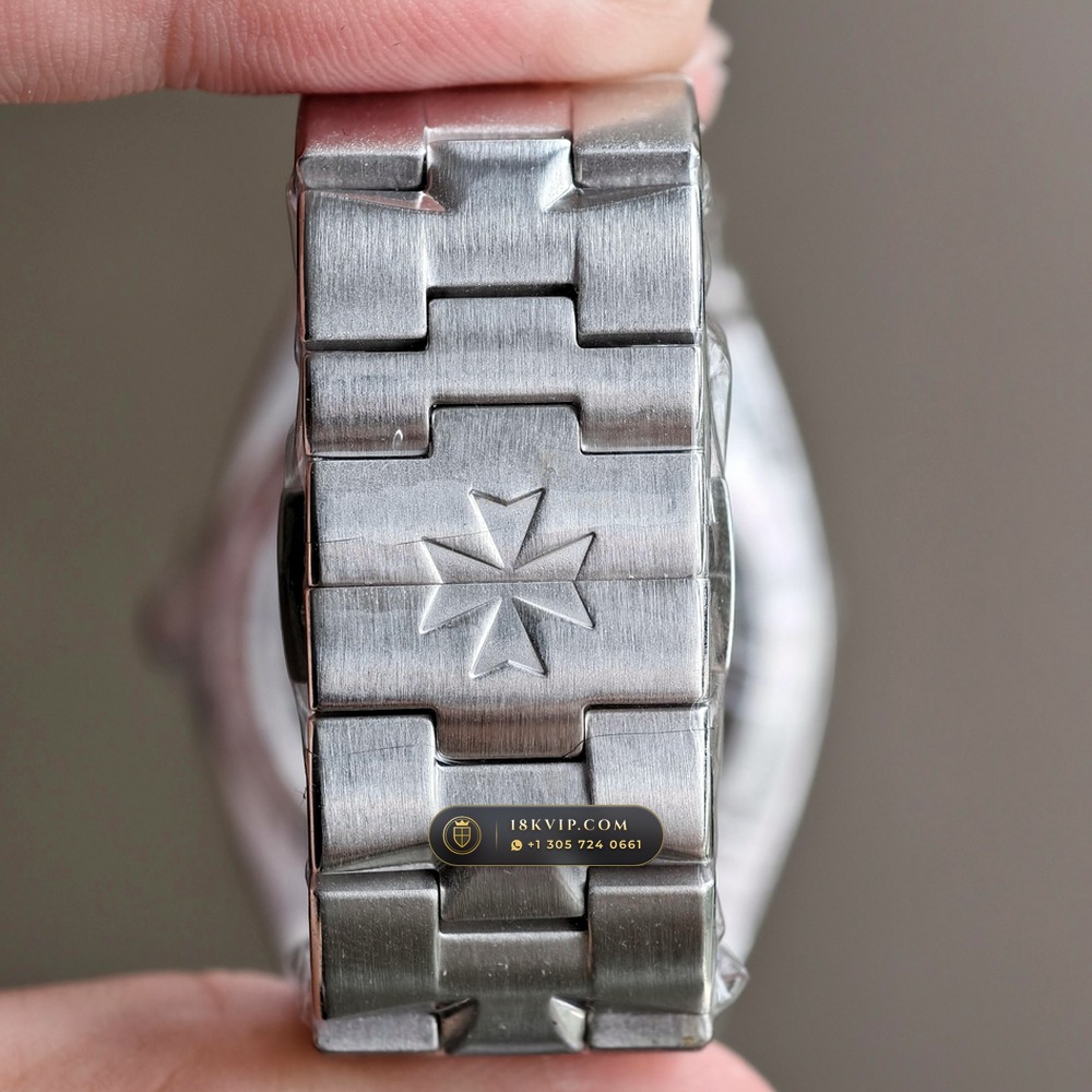 Vacheron Constantin Overseas Ultra-Thin Skeleton 18K White Gold Ref. 4300V/220G-B909 — Private Vault Edition — Studio Gallery Plate VII in 950 Platinum Pt950 (241.7g Verified Mass, Vacheron Constantin Cal. 5100 - 22K Gold Maltese Rotor)