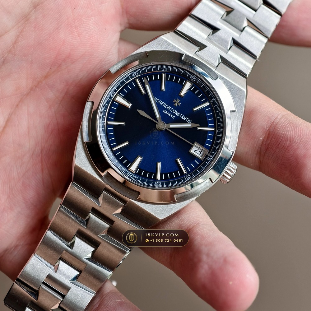 Vacheron Constantin Overseas Self-Winding 41mm Geneva Atelier Spec Ref. 4500V/110A-B128 — Private Vault Edition — Studio Gallery Plate II in 904L Stainless Steel Custom Architecture (152.2g Verified Mass, Vacheron Constantin Cal. 5100 - 22K Gold Maltese Rotor)