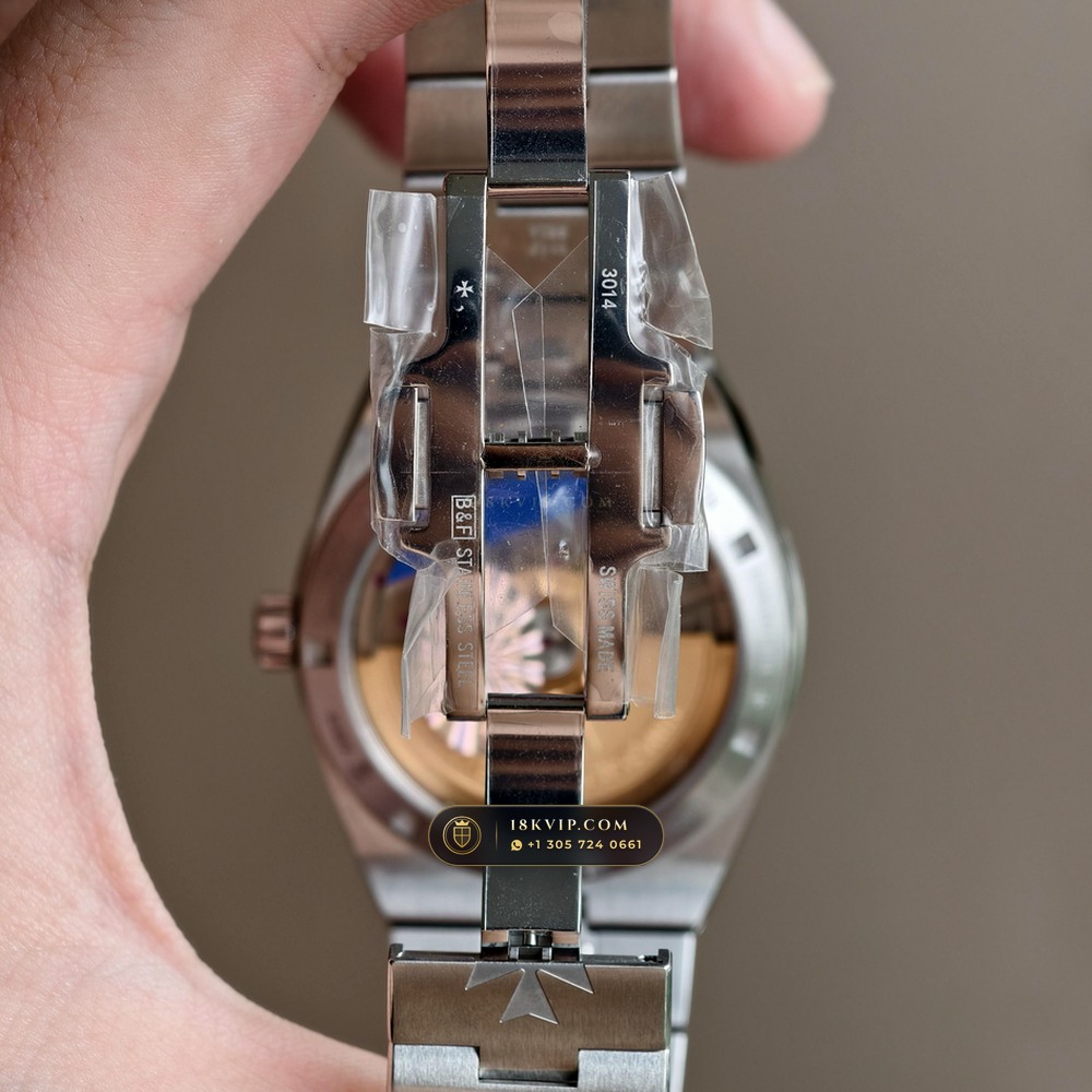Vacheron Constantin Overseas Self-Winding 41mm Geneva Atelier Spec Ref. 4500V/110A-B128 — Private Vault Edition — Studio Gallery Plate IX in 904L Stainless Steel Custom Architecture (152.2g Verified Mass, Vacheron Constantin Cal. 5100 - 22K Gold Maltese Rotor)