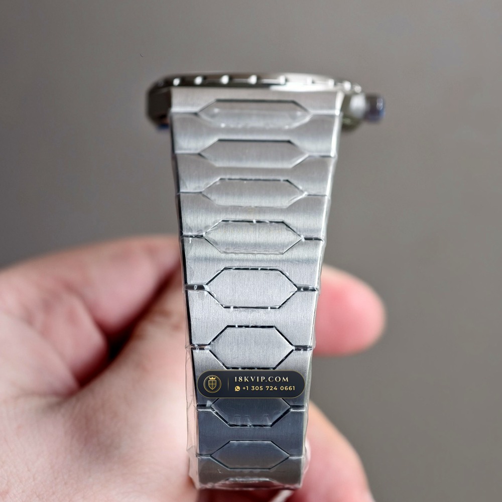 Vacheron Constantin Historiques 222 Jumbo 37mm Blue-Grey Dial Ref. 4200H/222A-B934 — Private Vault Edition — Studio Gallery Plate VII in 904L Stainless Steel Custom Architecture (132.5g Verified Mass, Vacheron Constantin Cal. 2455/2 - 22K Gold Rotor)