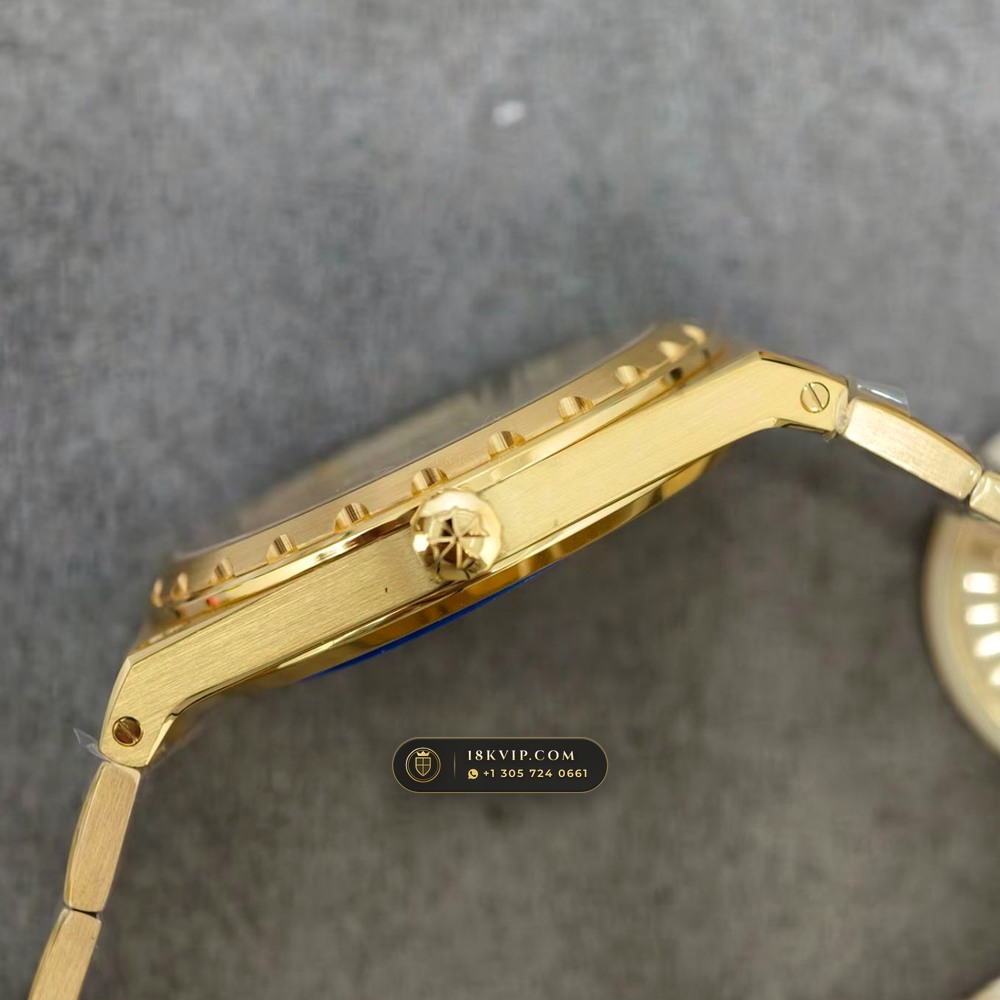 Vacheron Constantin Historiques 222 Jumbo 37mm 18K Yellow Gold Ref. 4200H/222J-B935 — Private Vault Edition — Studio Gallery Plate V in 18K Yellow Gold Au750 (169.6g Verified Mass, Vacheron Constantin Cal. 2455/2 - 22K Gold Rotor)