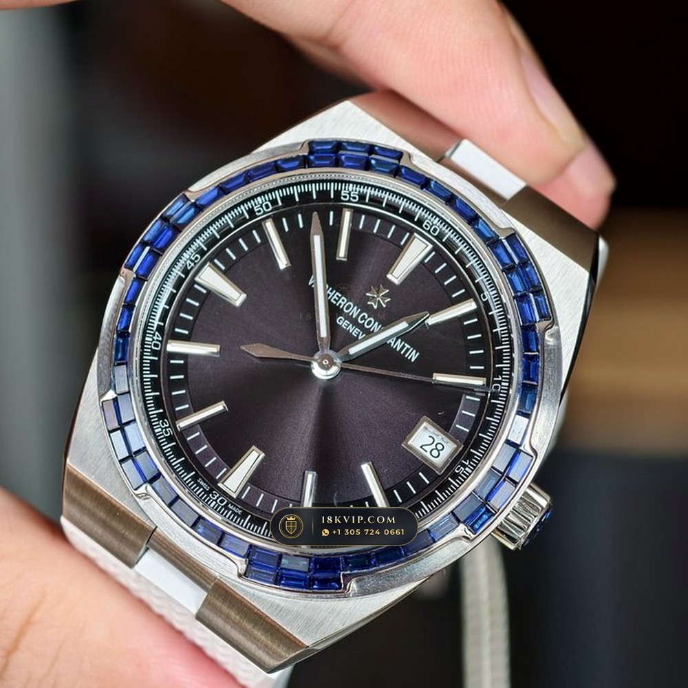 Vacheron Constantin Overseas Self-Winding 41mm Baguette Sapphire Bezel 18K White Gold Ref. 4500V/110G-B705 — Private Vault Edition — Studio Gallery Plate II in 18K White Gold Au750 (188.3g Verified Mass, Vacheron Constantin Cal. 5100 - 22K Gold Maltese Rotor)