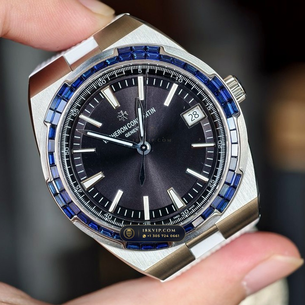 Vacheron Constantin Overseas Self-Winding 41mm Baguette Sapphire Bezel 18K White Gold Ref. 4500V/110G-B705 — Private Vault Edition — Studio Gallery Plate III in 18K White Gold Au750 (188.3g Verified Mass, Vacheron Constantin Cal. 5100 - 22K Gold Maltese Rotor)