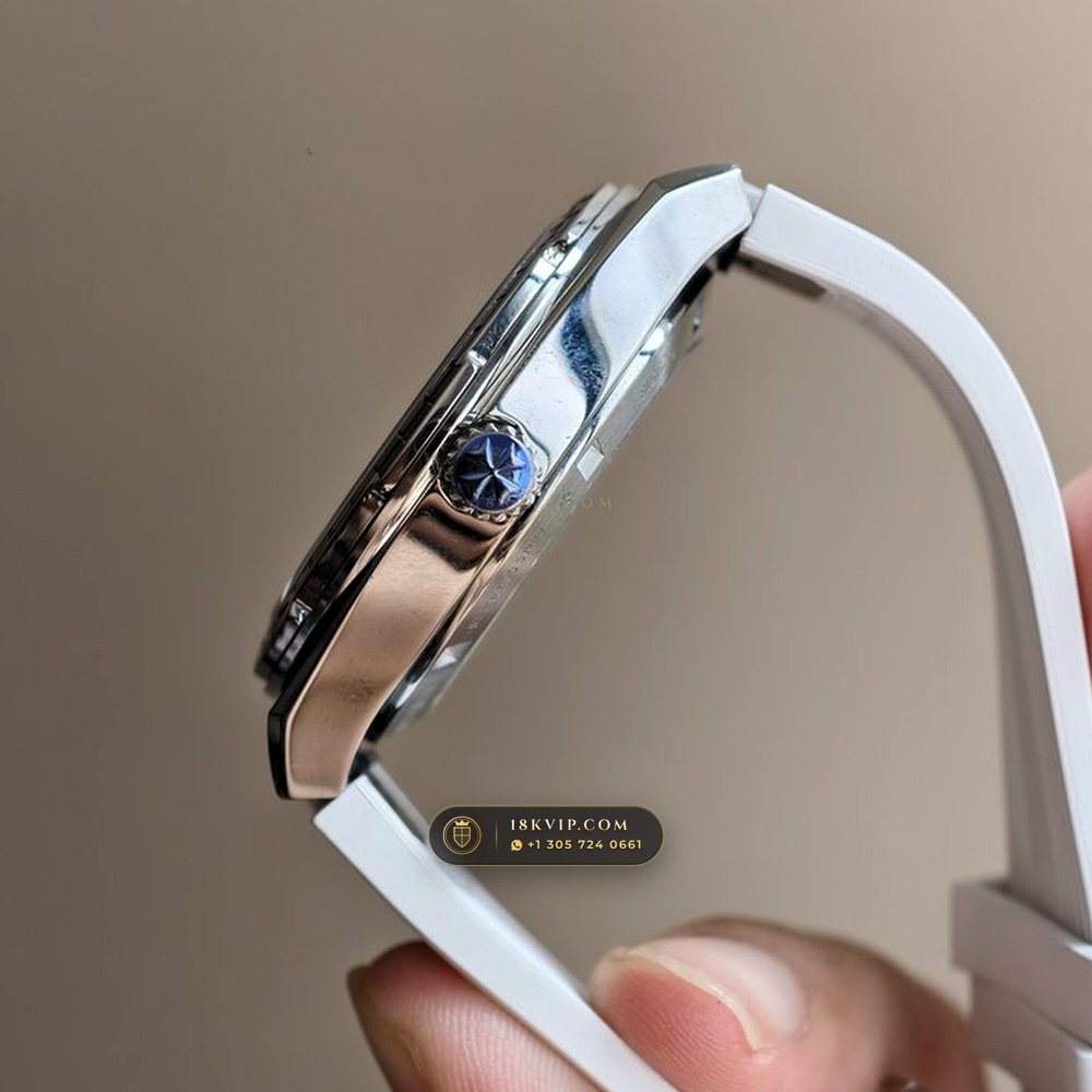 Vacheron Constantin Overseas Self-Winding 41mm Baguette Sapphire Bezel 18K White Gold Ref. 4500V/110G-B705 — Private Vault Edition — Studio Gallery Plate VI in 18K White Gold Au750 (188.3g Verified Mass, Vacheron Constantin Cal. 5100 - 22K Gold Maltese Rotor)