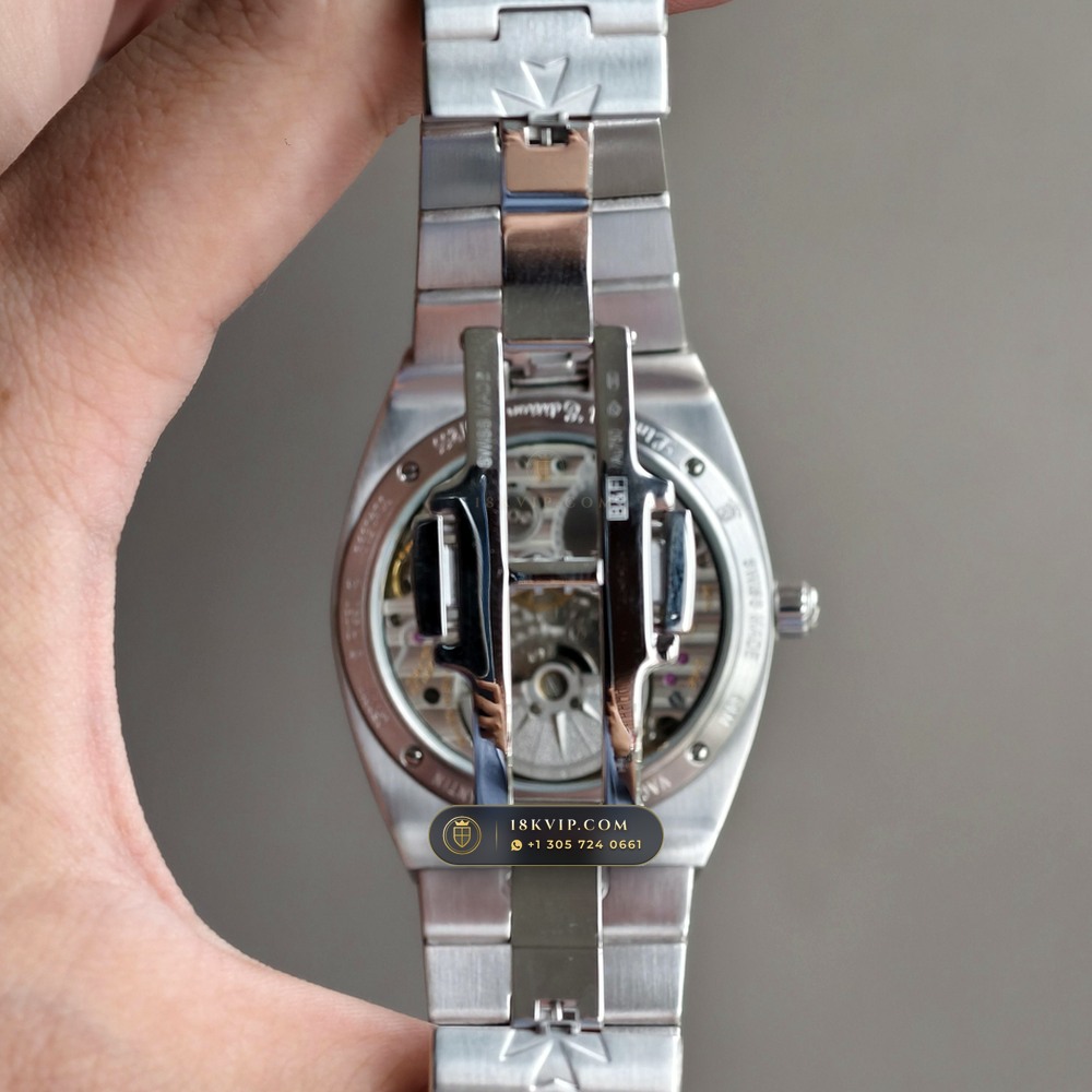 Vacheron Constantin Overseas Self-Winding 41mm 950 Platinum Ref. 2500V/220P-H028 — Private Vault Edition — Studio Gallery Plate IX in 950 Platinum Pt950 (241.6g Verified Mass, Vacheron Constantin Cal. 5100 - 22K Gold Maltese Rotor)