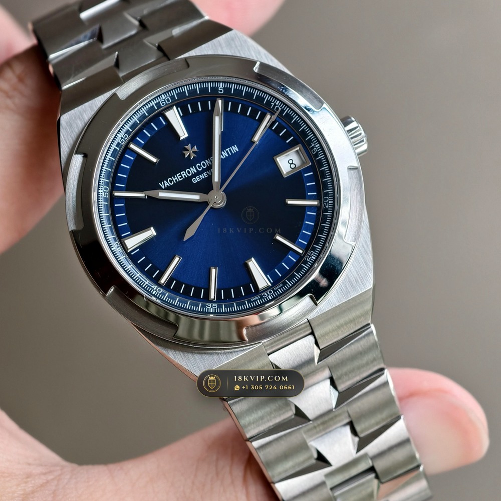 Vacheron Constantin Overseas Self-Winding 41mm Ref. 4500V/110A-B128 — Private Vault Edition — Studio Gallery Plate II in 904L Stainless Steel Custom Architecture (152.1g Verified Mass, Vacheron Constantin Cal. 5100 - 22K Gold Maltese Rotor)