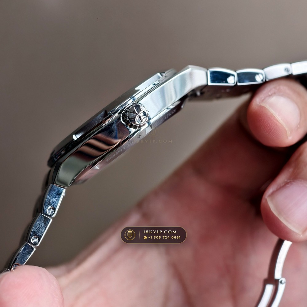 Vacheron Constantin Overseas Self-Winding 41mm Ref. 4500V/110A-B128 — Private Vault Edition — Studio Gallery Plate V in 904L Stainless Steel Custom Architecture (152.1g Verified Mass, Vacheron Constantin Cal. 5100 - 22K Gold Maltese Rotor)